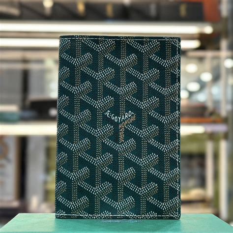 passport cover Goyard